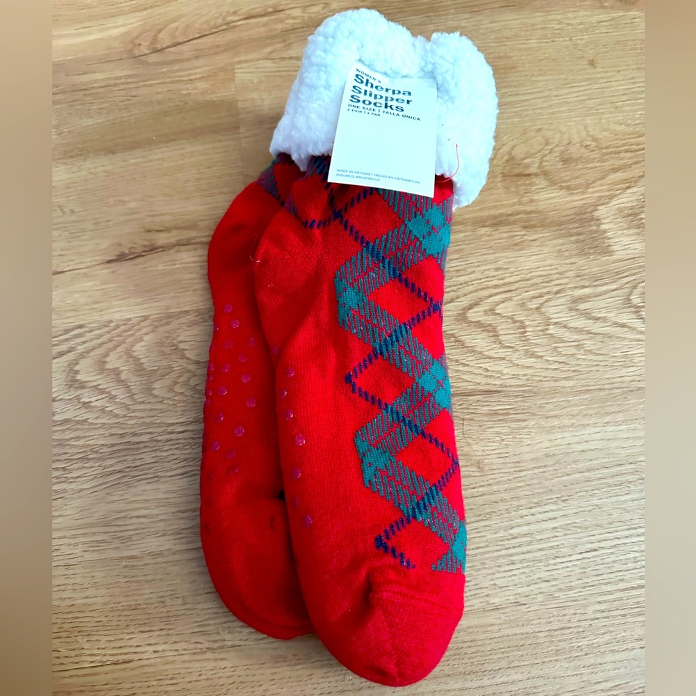 Old Navy NWT Sherpa slipper socks